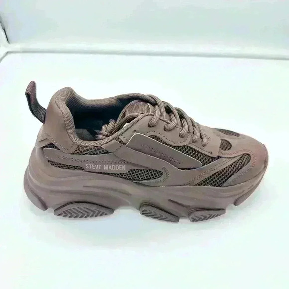 BRAND NEW  IN BOX Steve Madden Women's Possession Sneaker Dark Brown - Picture 1 of 7